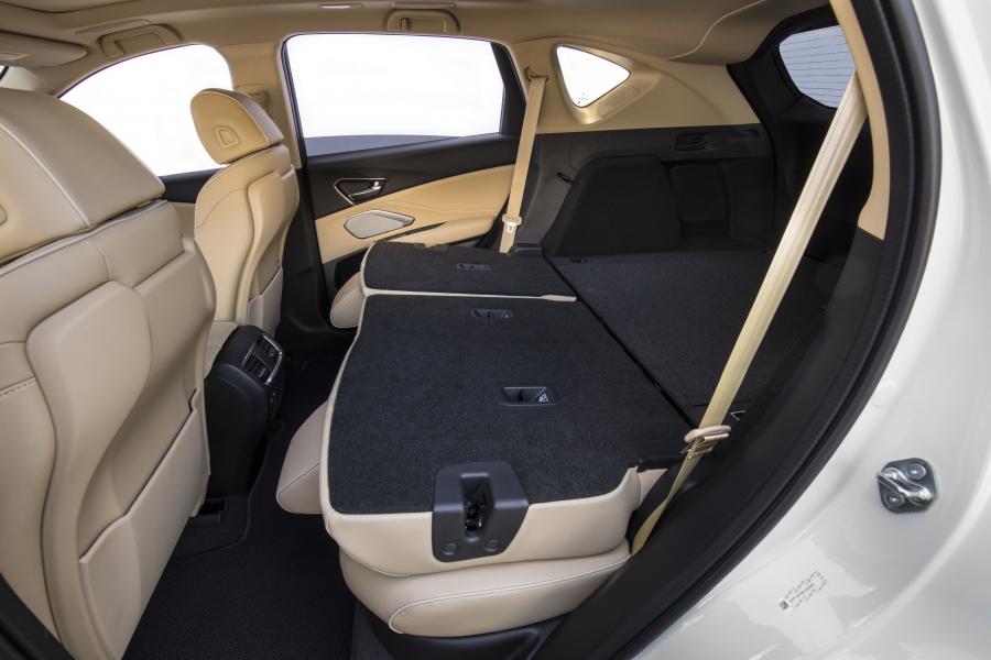 Интерьер Acura RDX 2018 года  (фото 41 из 54)